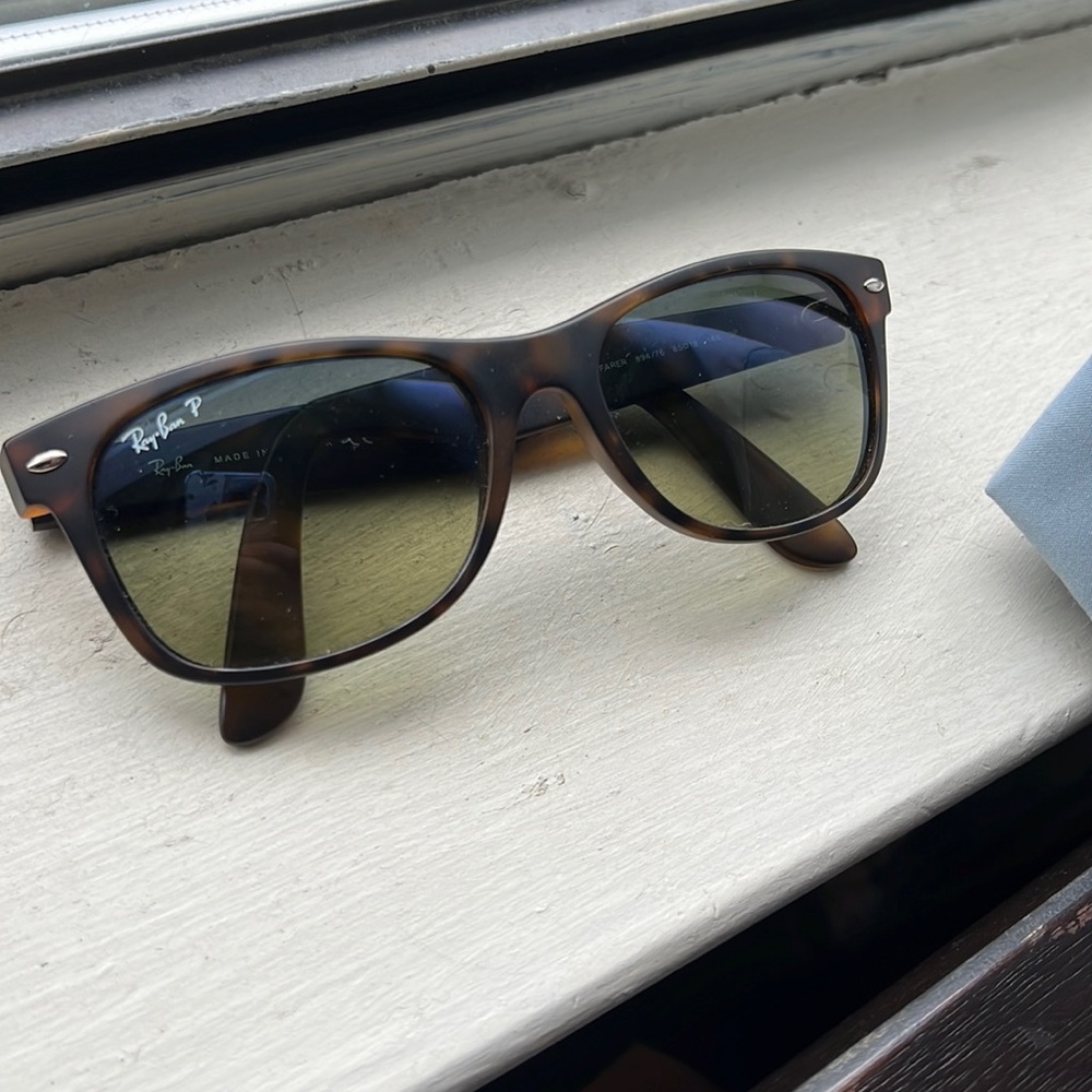 Ray-Ban Tortoise Shell Polarized Sunglasses